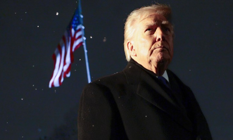 Месец от началото на войната в Иран над Тръмп е надвиснал дамоклев меч